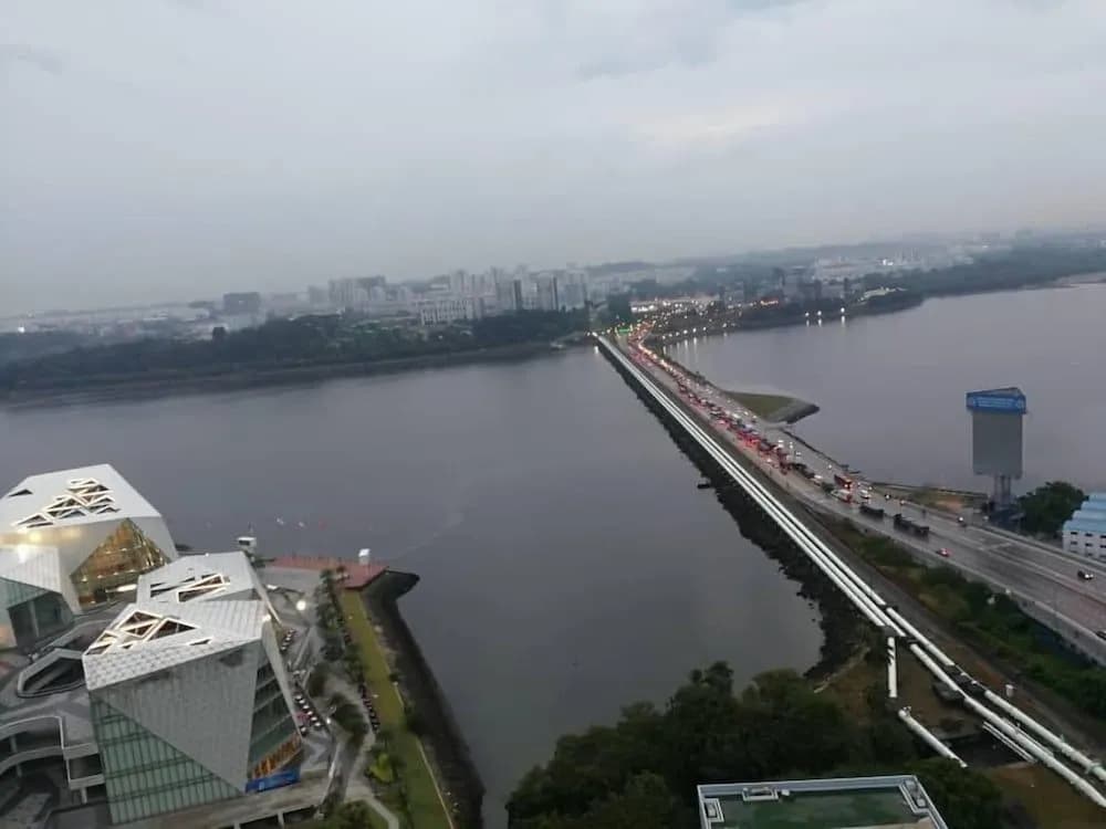 JB City CIQ-R&F Shopping Mall Apartment - photo 15