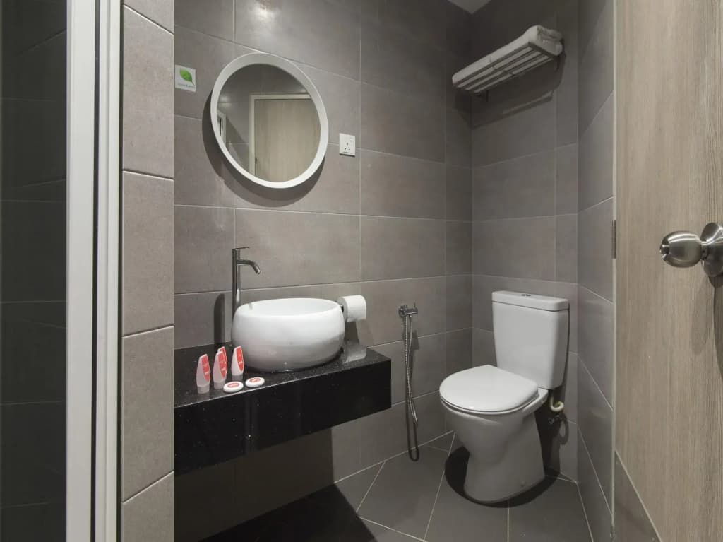 Super Oyo 1191 Yootel Boutique Hotel - photo 36