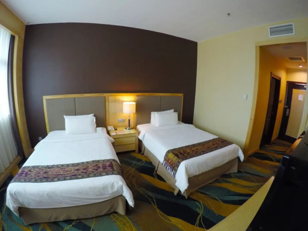 Imperial Palace Hotel - photo 6