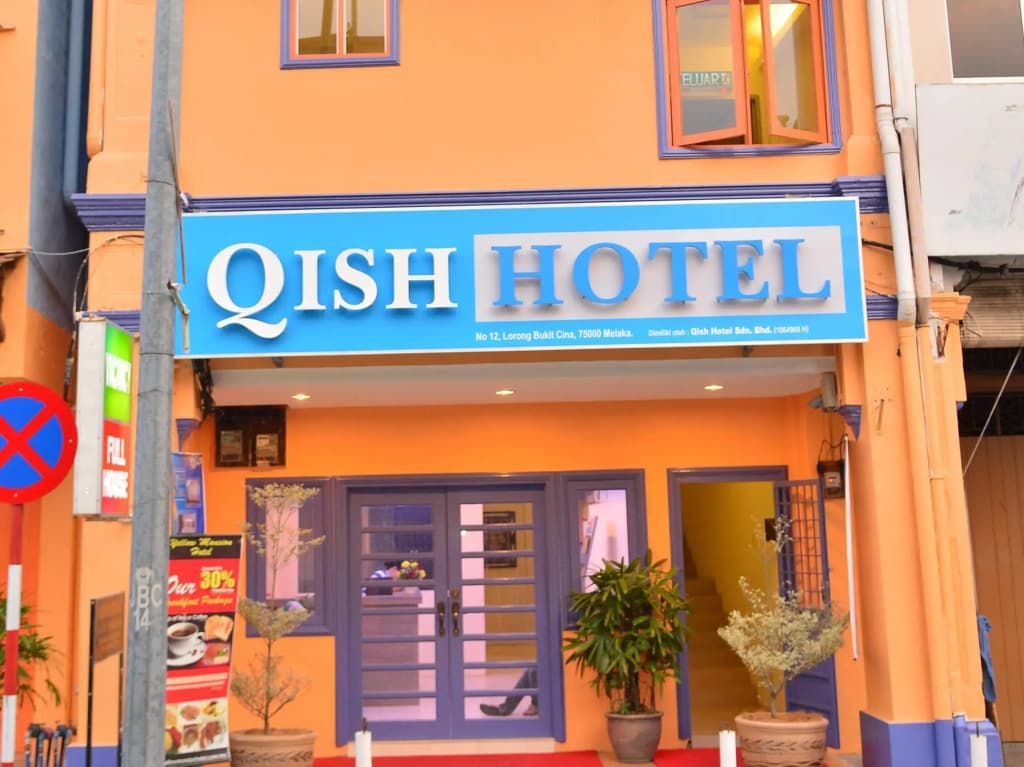 Qish Hotel - photo 1