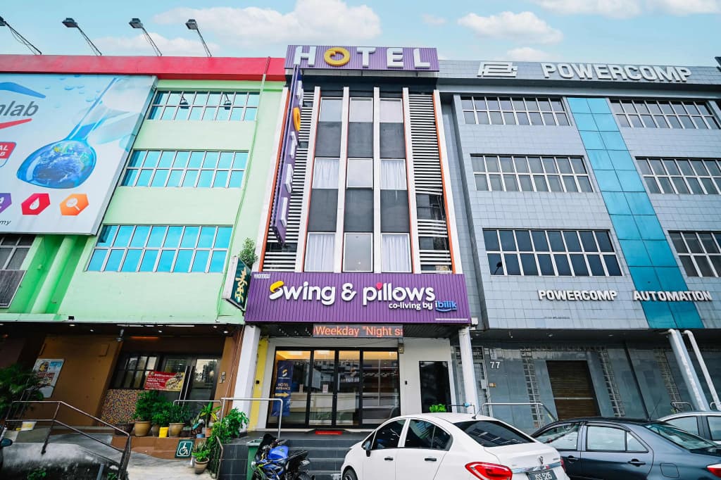 Swing & Pillows - Kelana Jaya Selangor - photo 1