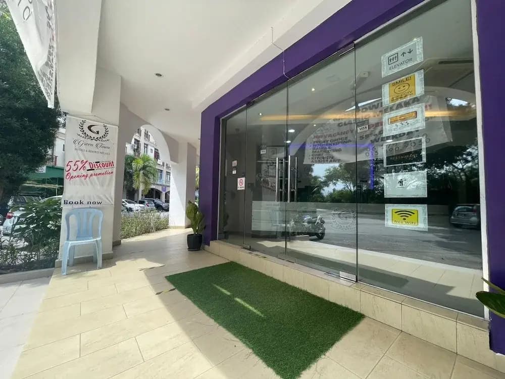 Green Town Hotel Classic - photo 1