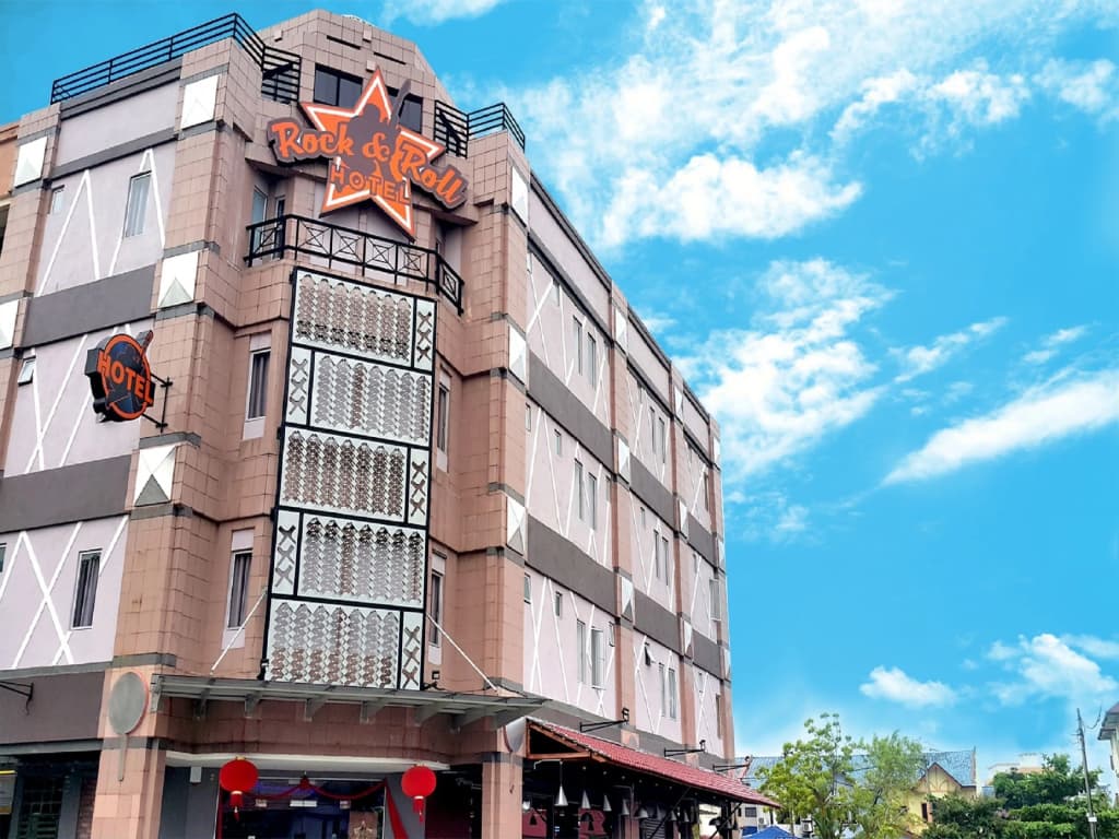Rock & Roll Hotel - photo 1