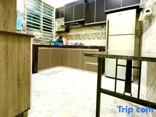 Homestay Selesa KBB Guest House - photo 8