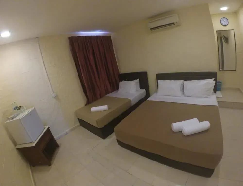 Green Town hotel & Resort Kuah - photo 2