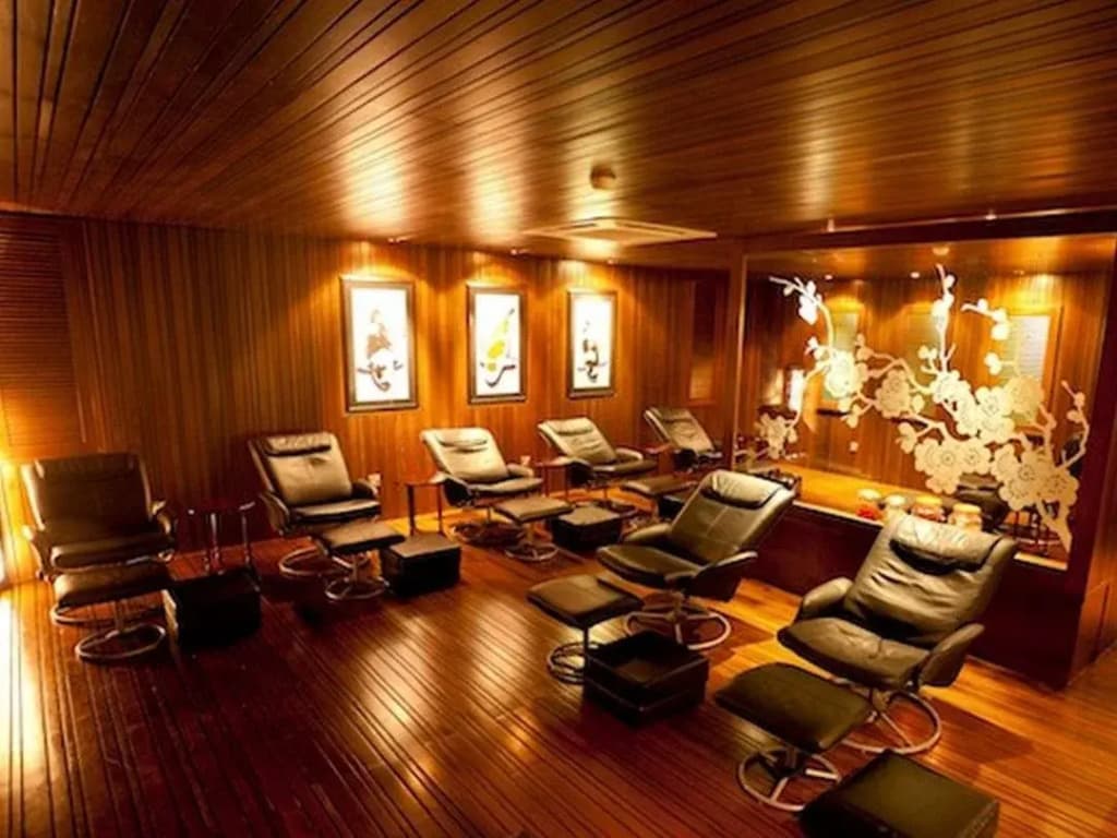 Grand Medallion Hotel - photo 15
