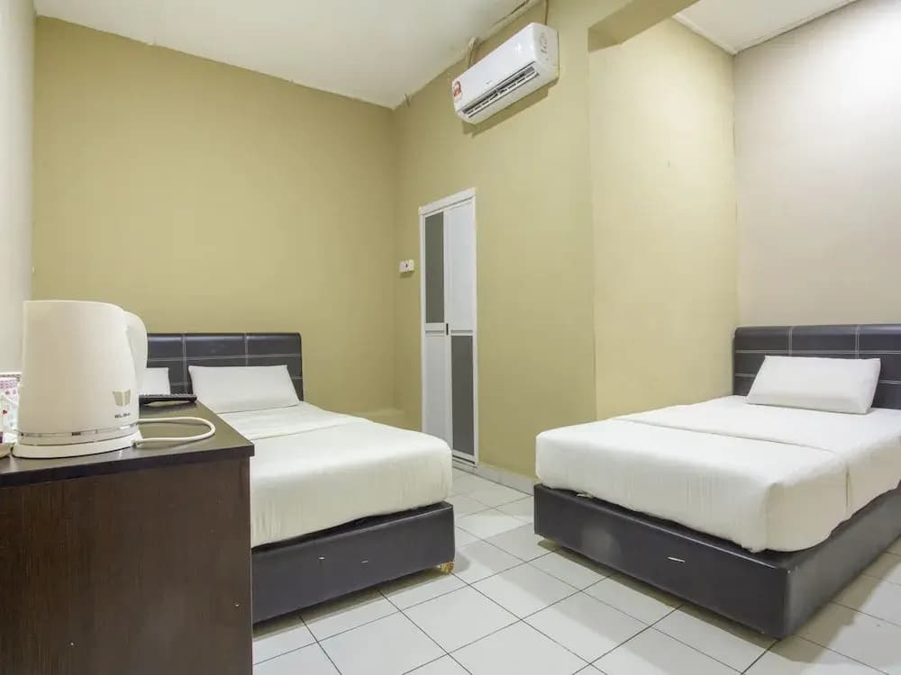 Lodge 37T by OYO Rooms - photo 4
