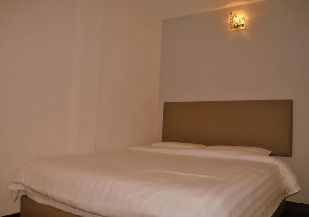 OYO 89895 Senses Budget Hotel - photo 2