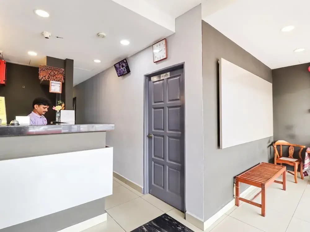 Moonnight Hotel by OYO Rooms - photo 2