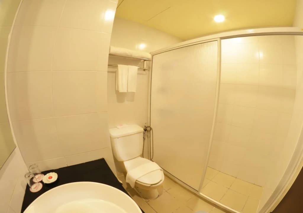 Hotel Sentral Seaview - photo 5