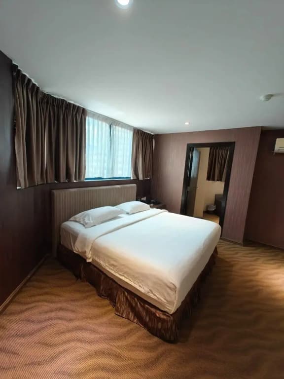 The Imperial Hotel - photo 17