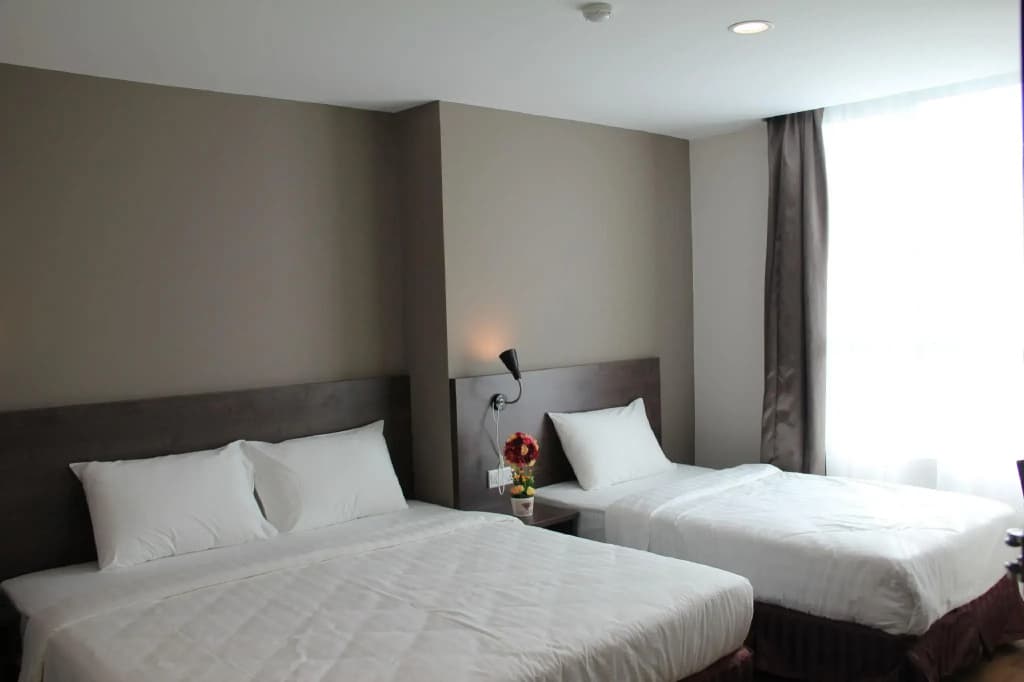 KL Hotel - photo 14