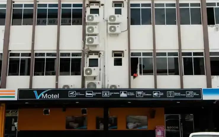 V motel - photo 8