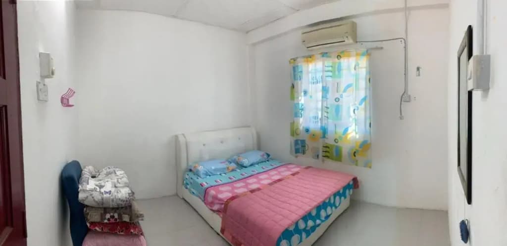 Homestay Villa Teluk Batik - photo 3