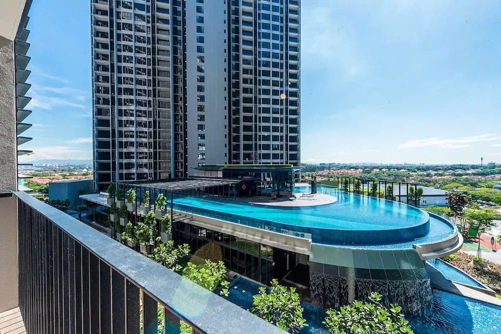 3BR Homestay with Pool View Bukit Rimau - photo 9