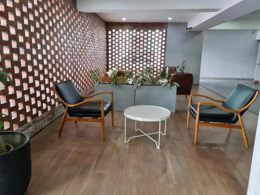 2 bedrooms surrounding natural View and pool - photo 9
