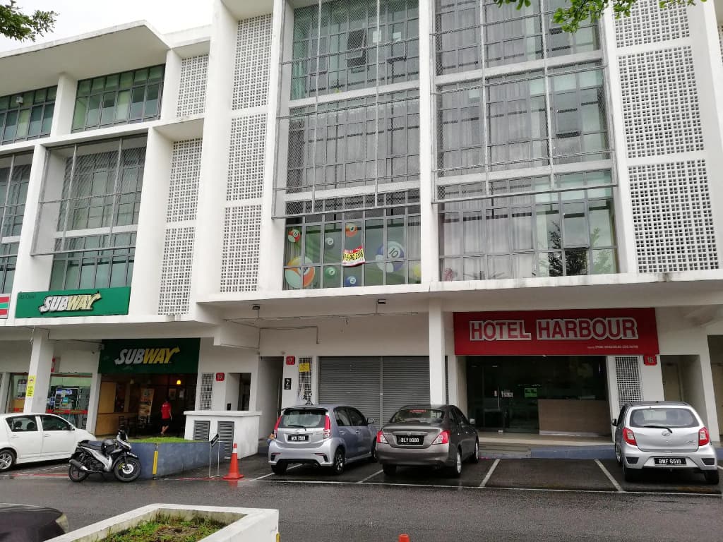 Harbour Hotel - photo 1