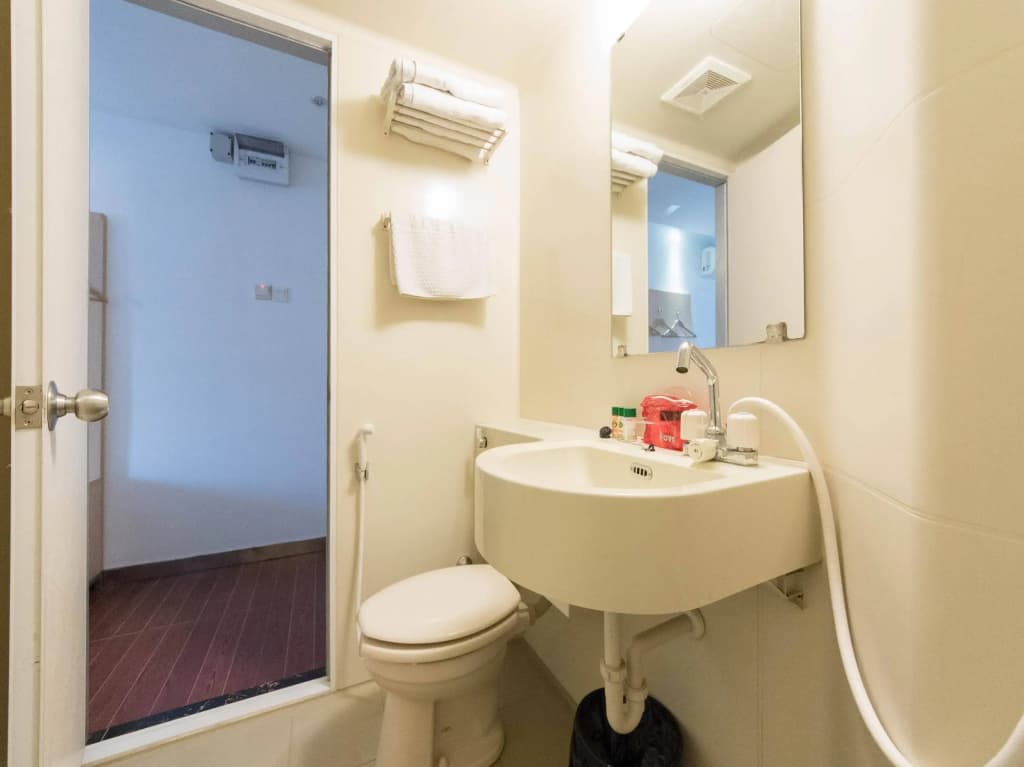OYO Rooms Chowkit Maju Junction Mall - photo 6