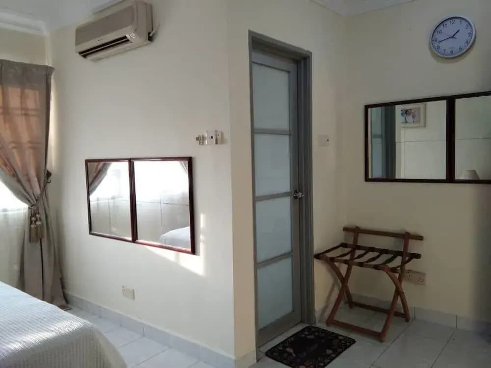 Aini's Guest House In Vista Amani Condo - photo 4