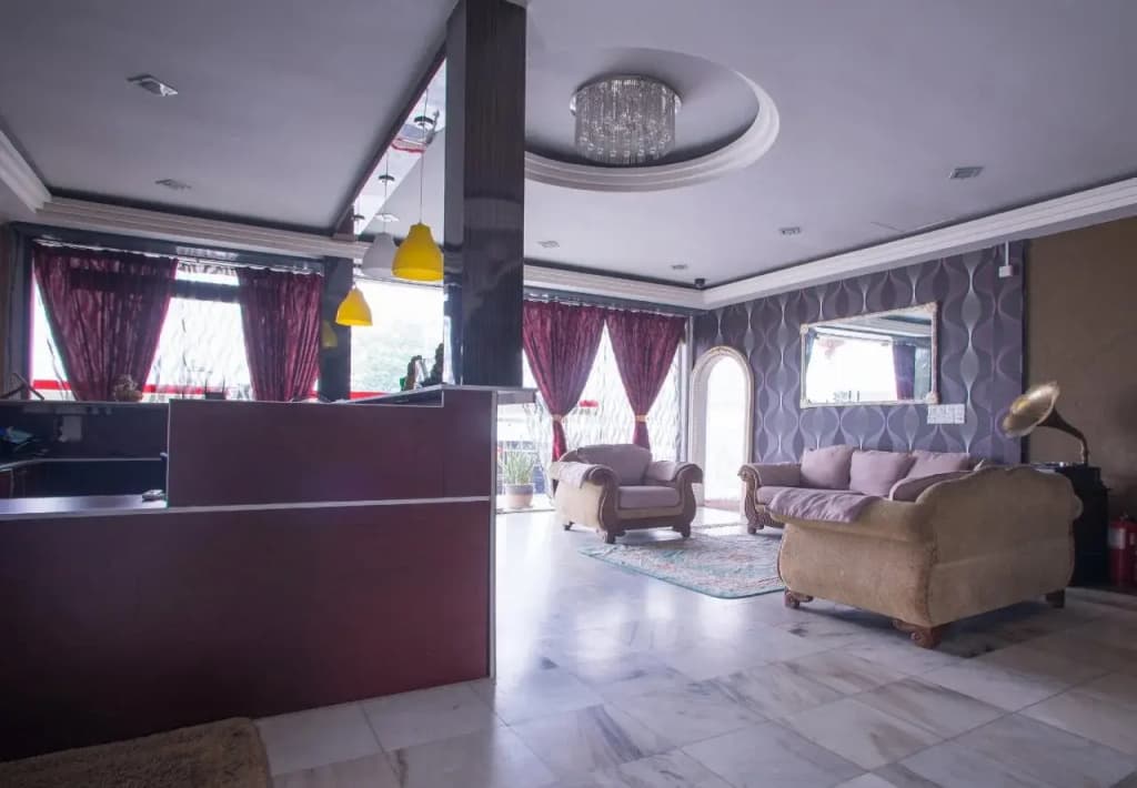 Royals Star Hotel - photo 1