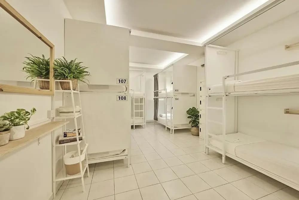 Sleepy Nomad Hostel - photo 7