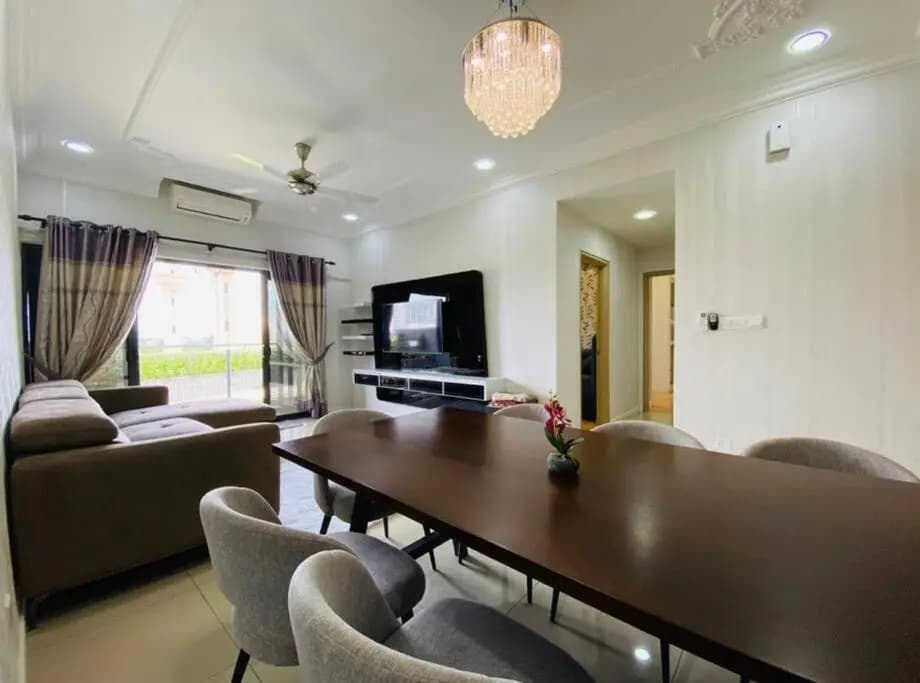 Orak Villa Homestay at Suria Residence - photo 2