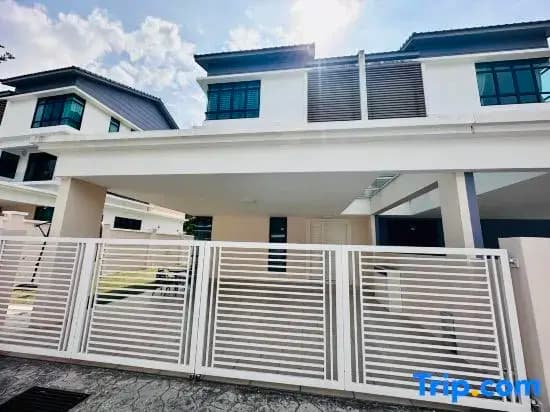 Luxury Queen Villa 2Min Walk to Beach & Night Market Netflix 20pax - photo 1