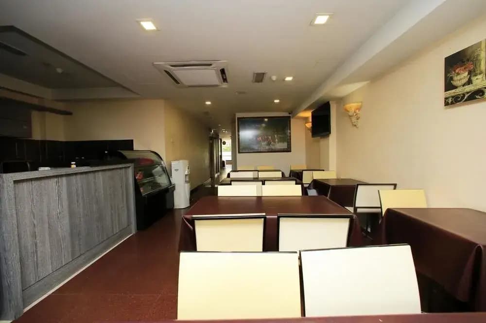 OYO 124 Hotel Seniman Sentul - photo 16
