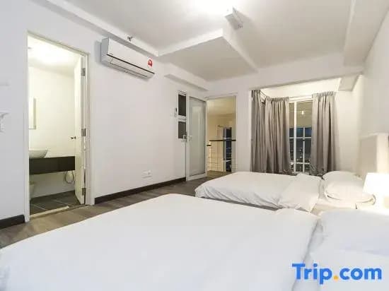 Maritime Suites Holiday Rental @ George Town - photo 5