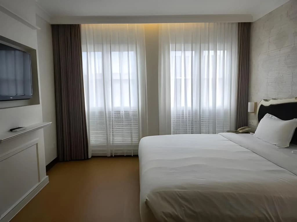 RC Hotel - photo 7