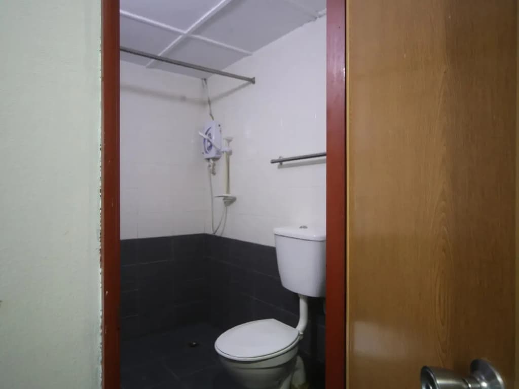 OYO 699 Plaza Hotel - photo 8