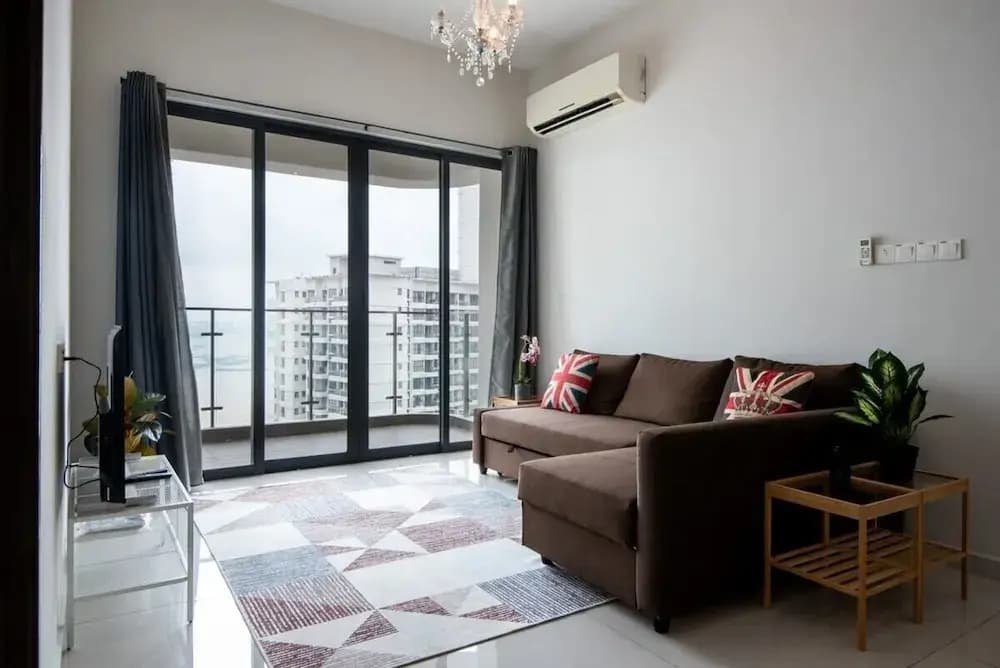 A Stylish 2BR Suite, Water Views, Free Parking - photo 2