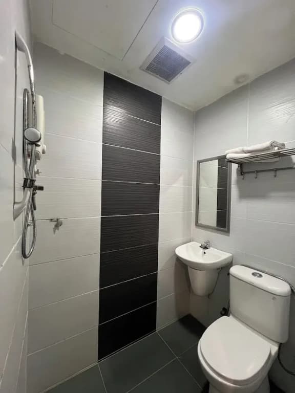 Havona Hotel -Permas Jaya -Self Check-In - photo 8