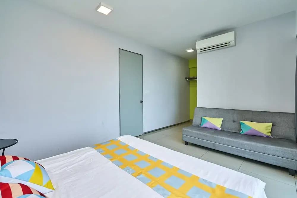 OYO Home 44002 Classic 2br Setia Alam Trefoil. - photo 2