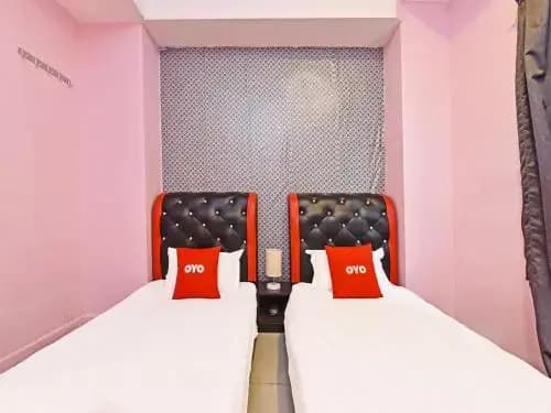 8 Hotel - photo 2