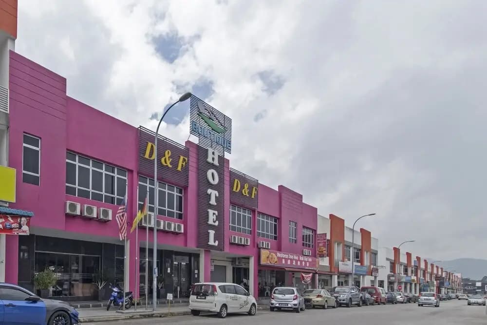 OYO 498 D&F Boutique Hotel Senawang - photo 1