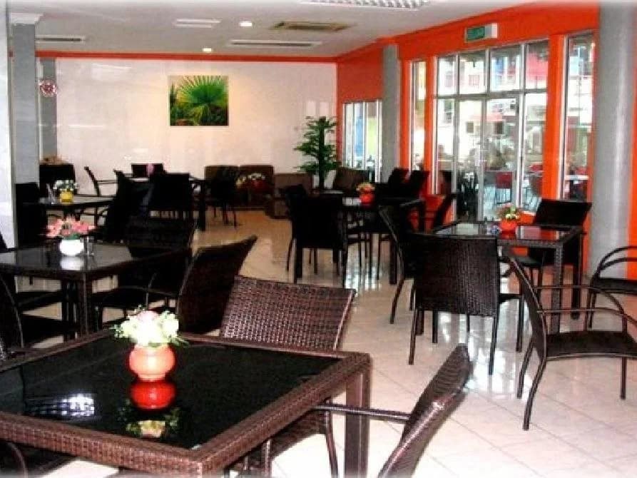 The University Inn - photo 1