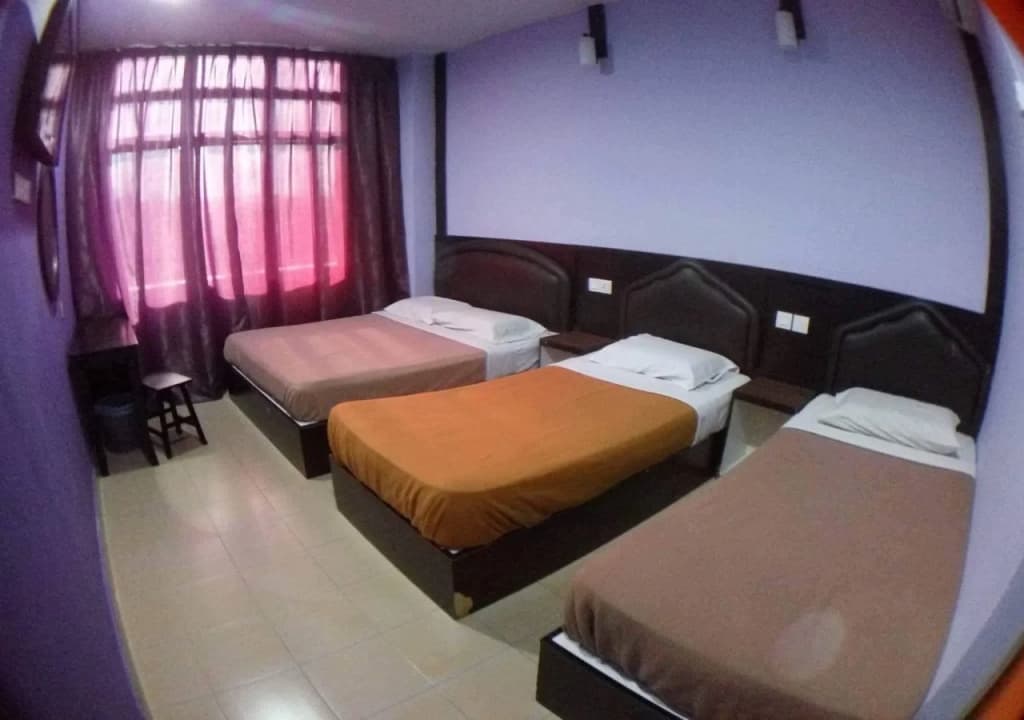 Uni Garden Hotel - photo 2