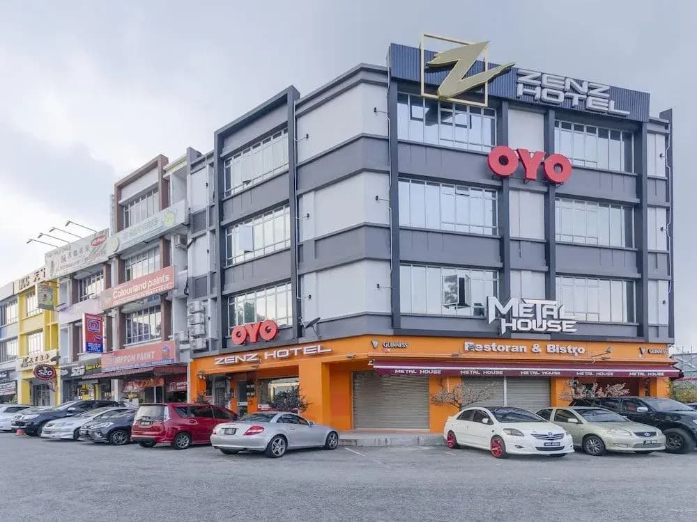 OYO 89423 Zenz Hotel - photo 28