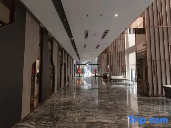 Hill 10 Residence at I City By My Trip & My Stay - photo 3