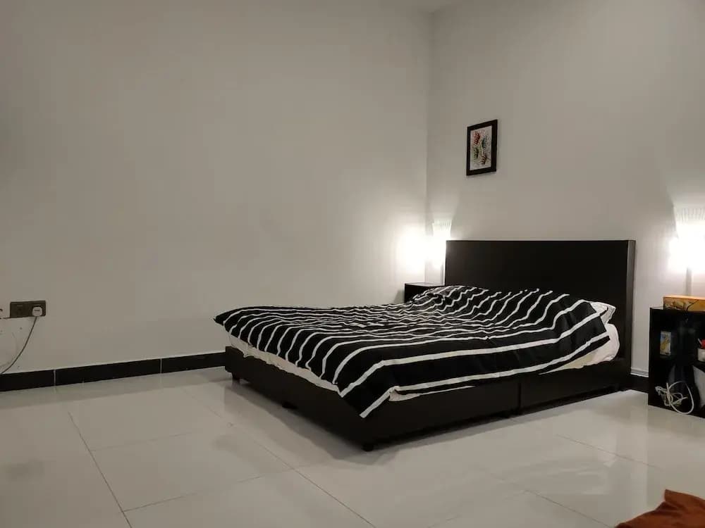 Aleesa Roomstay 3 - photo 2
