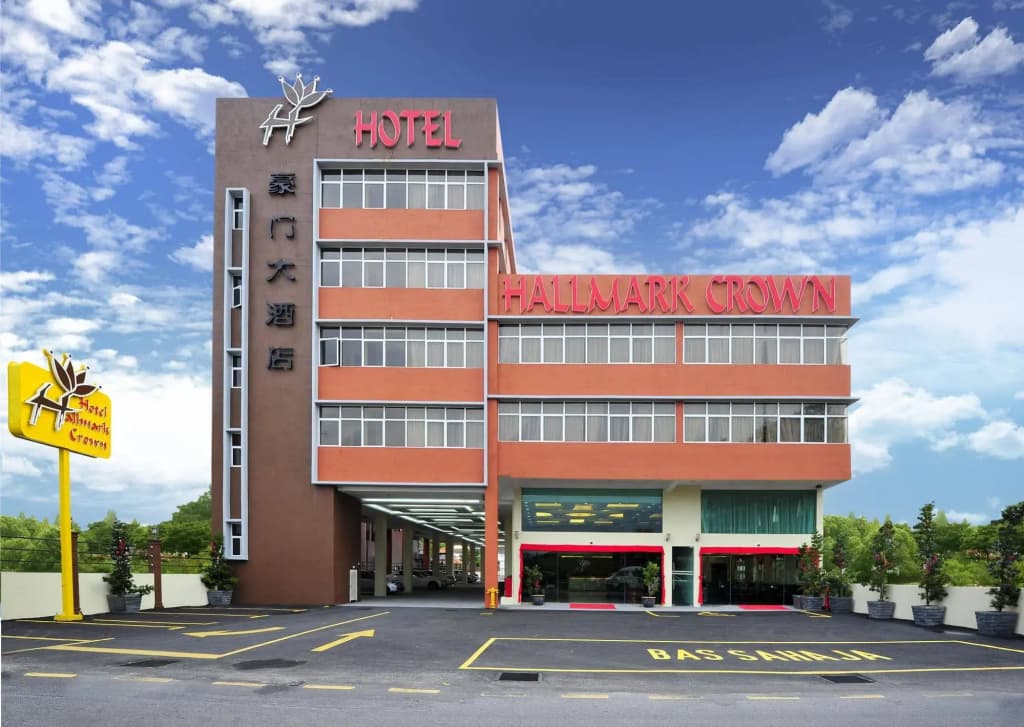 Hallmark Crown Hotel - main photo