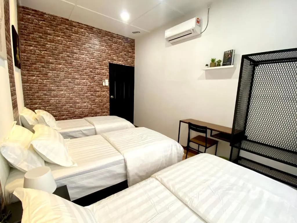 comfy 3-bedrooms with family karaoke Max-10pax - photo 5