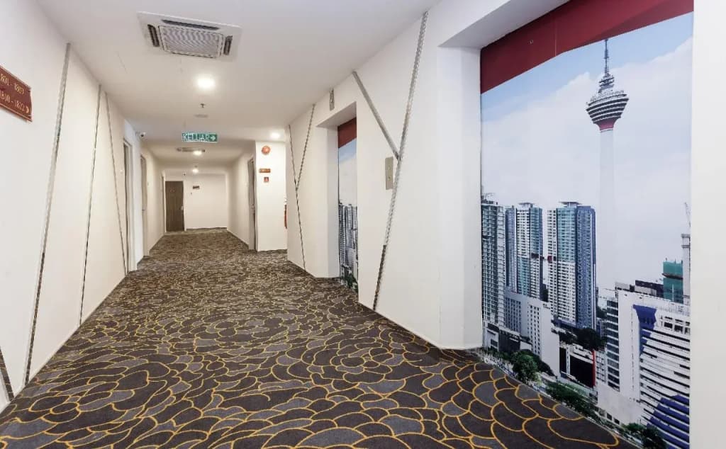 The Grand Campbell Hotel by ZEN Rooms - photo 11