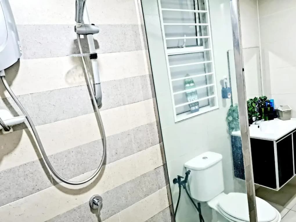 Homi Homestay Menara U2 - photo 8