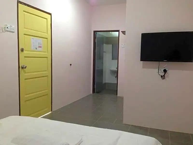 First Guest House - photo 7