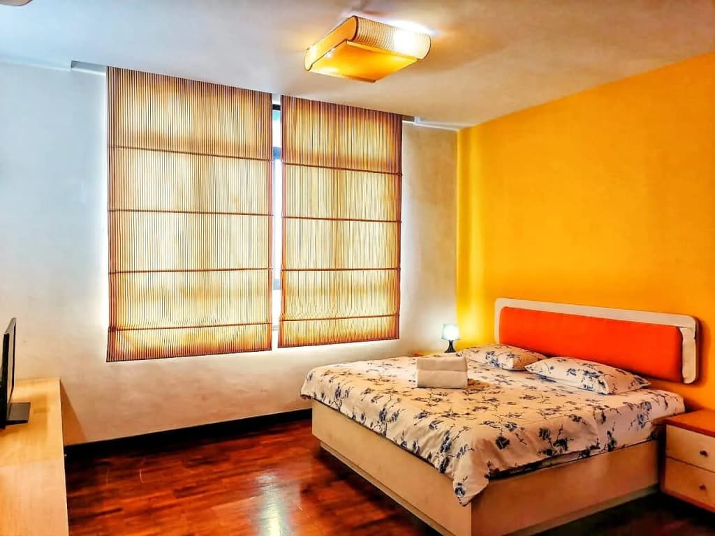 HOT!!! Heritage 5 star Bed + TV & Parking★ - photo 1