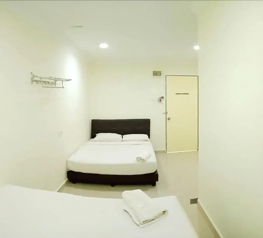 Cattleya Glory Hotel - photo 6