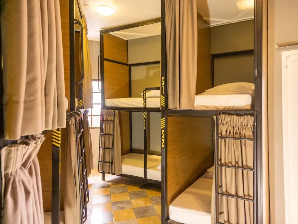Traveller Bunker Hostel 1 - photo 2