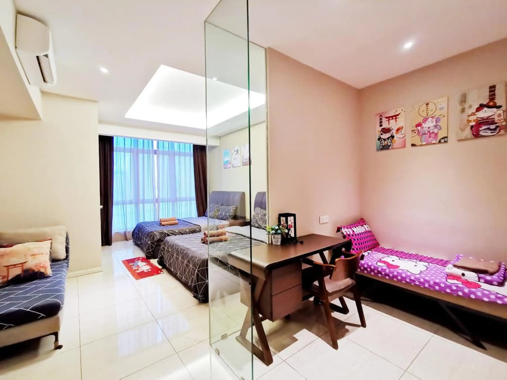 SKY POOL Designer Suite 2-7Pax at KL City - photo 21